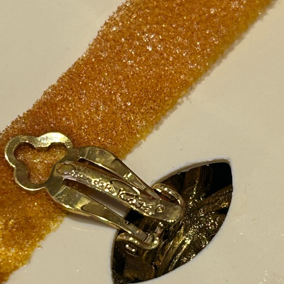 Vintage Oscar de la Renta Domed Enamel Flower Trio Earrings-Boutique - Picture 6 of 10